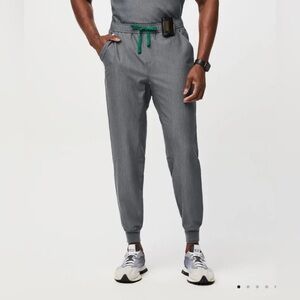 Figs Men’s Tansen Jogger Scrub Pants in Graphite Large Short